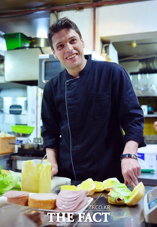 냉장고를 부탁해 미카엘, 불가리아 홍보 셰프죠 JTBC 냉장고를 부탁해의 미카엘 셰프는 불가리아 요리에 대한 애착과 자긍심을 이야기했다. /더팩트DB