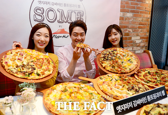 한국피자헛, 가맹점에 갑질 횡포? 피자헛가맹점주협회는 한국피자헛 본사 측이 우월적 지위를 이용해 부당한 비용을 요구하고 있다며 공정거래위원회 신고하고 부당이득반환청구소송을 제기했다. /이새롬 기자