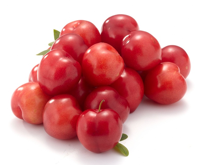 롯데마트, 올해 첫 자두 행사 롯데마트가 25일부터 다음 달 1일까지 제철 과일 자두를 1팩에 6900원에 판매한다. 롯데마트는 소비자 만족도 높이기 위해 전체 물량에 대한 비파괴 당도 검사를 실시, 당도 10 브릭스 이상에 해당하는 제품만 판매한다고 밝혔다. /롯데마트 제공