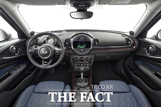 올 하반기 국내 출시 예정인 뉴 MINI 클럽맨에는 운전의 재미와 편의성을 높이는 프리미엄 옵션들을 브랜드 최초로 적용됐다.