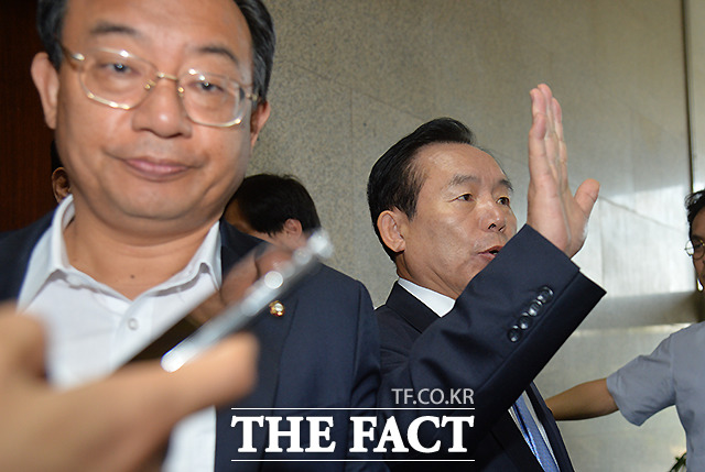 이인제, 회의 끝났습니다 결과는 직접 물어보시죠