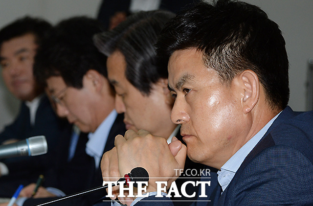 김태호, 음... 불참이라 역시 친박다운 행동이야