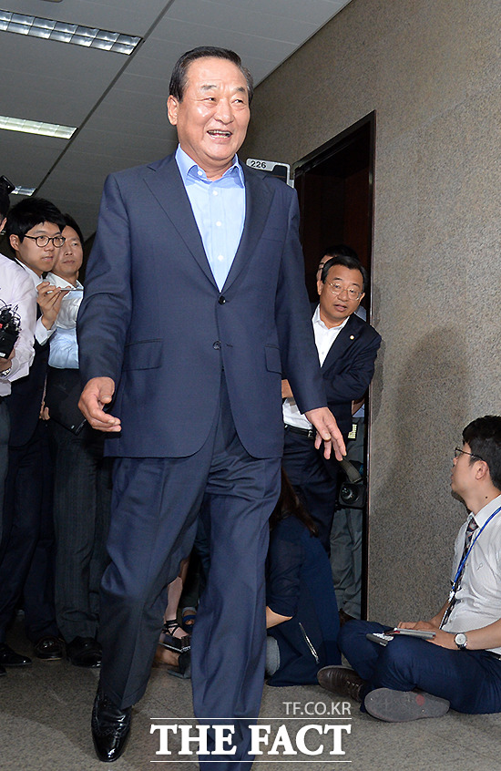 난 친박 회의 때 확실히 말하겠어…유승민 원내대표 물러나야