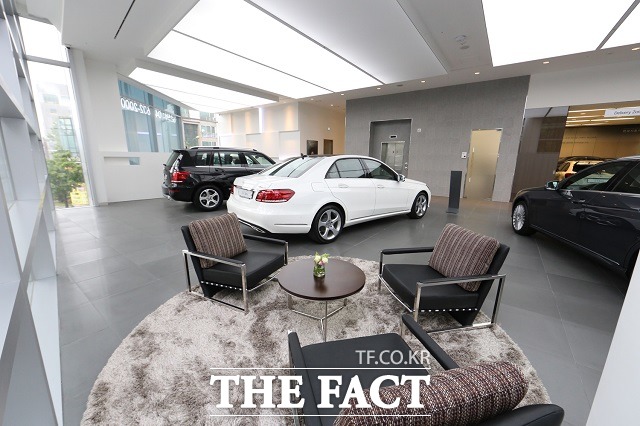 벤츠 코리아, 대전 지역 두 번째 신규 전시장 오픈 3일 메르세데스-벤츠 코리아는 대전 유성구에 신규 전시장 및 서비스센터를 오픈했다고 밝혔다. / 벤츠 코리아 제공