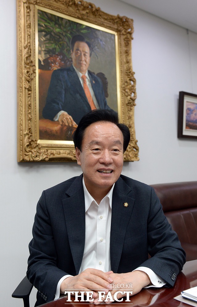 독도의용수비대 영화 꼭 만들고 싶다! 이병석 의원이 독도의용수비대 33명에 관해 이야기하고 있다. 이 의원은 독도의용수비대 33명의 산 역사를 알리는 데 앞장서고 있다. / 국회=임영무 기자