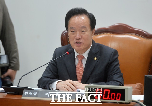 올바른 정치하겠습니다 이 의원은 19대 국회 전반기 국회 부의장을 지냈다. 앞으로도 올바른 정치를 하겠다고 다짐했다./더팩트DB