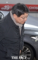  법원, '증인 불출석' 박지만 강제구인 결정