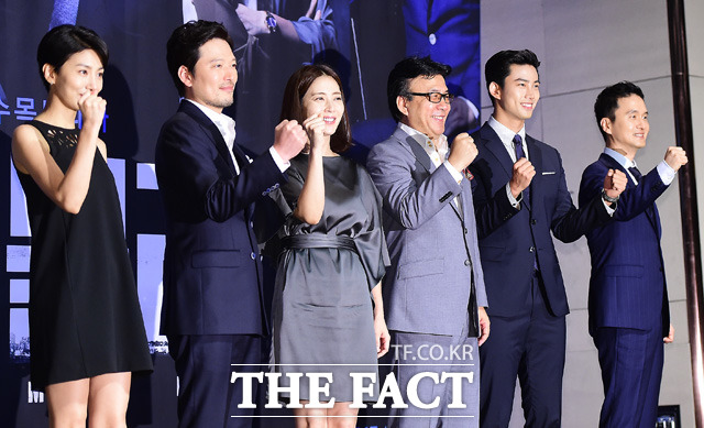 정재영 송윤아 박영규 등 어셈블리 최강 캐스팅 군단. 드라마 어셈블리에는 김서형 정재영 송윤아 박영규 택연 장현성(왼쪽부터) 등이 출연한다. /배정한 기자