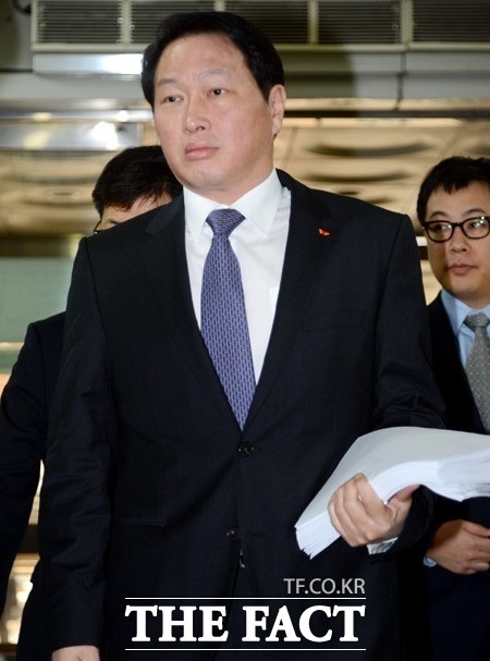 박 대통령의 특별 사면 발언 이후 재계에서는 유력한 사면 후보자로 최태원 SK그룹을 꼽는다.