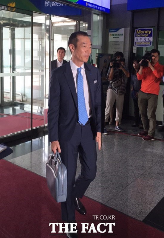 최치훈 삼성물산 사장 주주들에 달렸다삼성물산과 제일모직의 합병을 결정짓는 임시 주주총회를 앞두고 최치원 삼성물산 건설부문 사장이 합병 성사 가능성과 관련해 주주들에게 달렸다고 말했다. / 양재동 = 김민수 기자