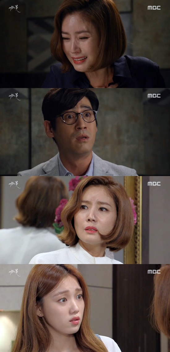 죽은줄 알았던 딸이 강이솔이었단 사실을 알게된 레나정. 19일 오후 방송된 MBC주말드라마 여왕의 꽃에서 레나정(김성경 분)이 강이솔(이성경 분)이 자신의 친딸이란 사실을 알고 오열했다./MBC방송캡처