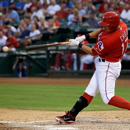 추신수 선발 복귀! 추신수가 22일 콜로라도 주 덴버의 쿠어스필드에서 열리는 2015 메이저리그 콜로라도 로키스와 원정 경기에 7번 타자 우익수로 선발 출장한다. / 텍사스 레인저스 페이스북 캡처