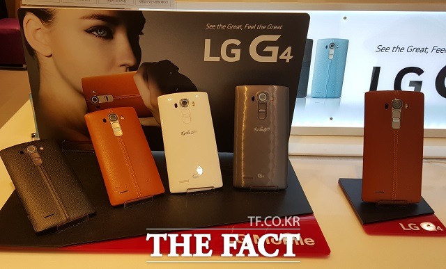 LG G4, 액정 교체시 베젤도 함께  LG G4는 액정과 베젤이 일체형이어서 액정 교체시 무상으로 수리된다.