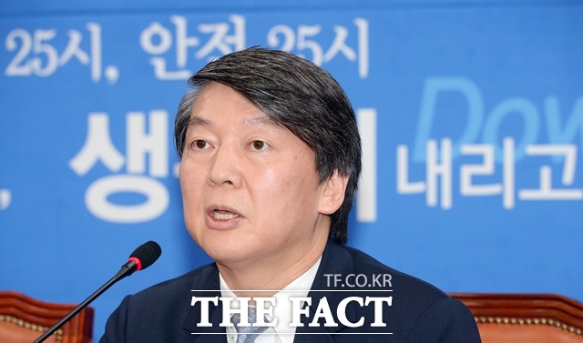 정보위, 세 가지 조건 충족해야 안 의원은 정보위원회 참여 여부에 대해 여당은 내가 정보위 참여만 하면 다른 자료 제출이라든지 전문가 참여 등은 없던 일로 하고 다 덮으려고 하는 것으로 보인다고 말했다./임영무 기자