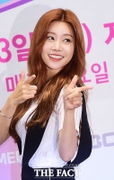 [TF 클릭] '포즈 자판기 가동!'…걸스데이 소진 '내 매력에 빠져봐!'