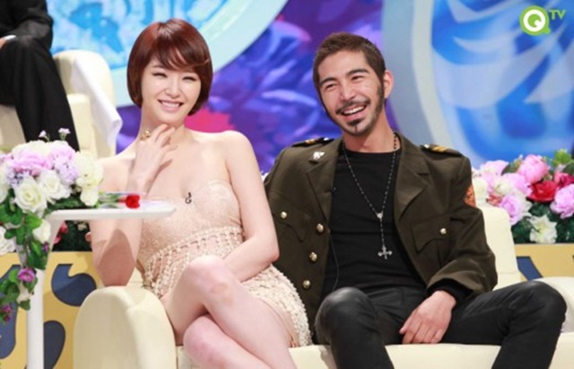 혹시 활동을 위한 전초전일까? 평범한 악성댓글 사건으로 끝날 것같았던 폭로는 쿨케이가 돌연 별낚시꾼=바로 나라고 스스로 인정하면서 반전됐다. /QTV 방송 캡쳐