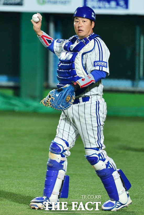 진갑용 은퇴! 삼성 구단이 6일 포수 진갑용이 현역에서 물러나 전력분석원으로 변신한다고 밝혔다. / 배정한 기자