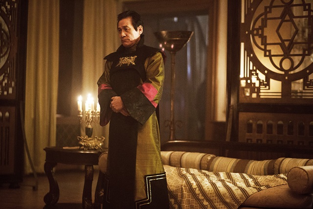 어거스트로 분한 안성기. 그가 연기한 어거스트는 바톡 영주처럼 절대 권력에 저항하는 금욕주의적인 캐릭터다./메가박스플러스엠 제공