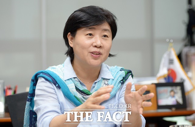 서 의원은 정치인이 (국민의 세금을) 해 쳐먹는 사람이 아니라 세금을 잘 분배해 일반인들이 일정한 사회보장이 이루어지고 부의 생산과 가치를 잘 만들어서 선순환하는 구조를 만들어보는 게 정치의 근본적인 목표라고 말했다. /국회=임영무 기자