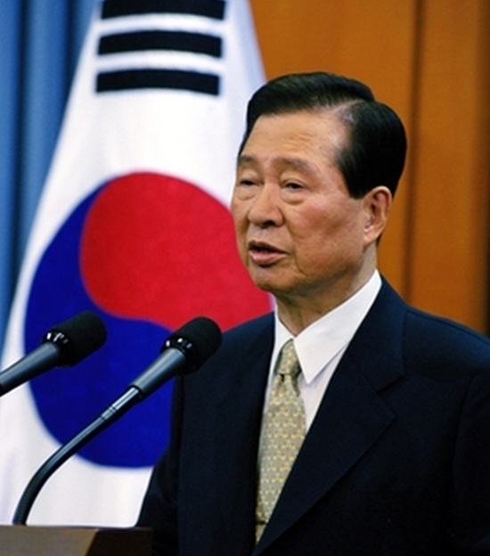 정치·재벌 개혁 김대중 전 대통령은 1999년 8월 15일 천안시 목천면 독립기념관 겨레의 집에서 새천년을 향한 중단없는 개혁을 실시하겠다고 힘줘 말했다./대통령기록관 제공