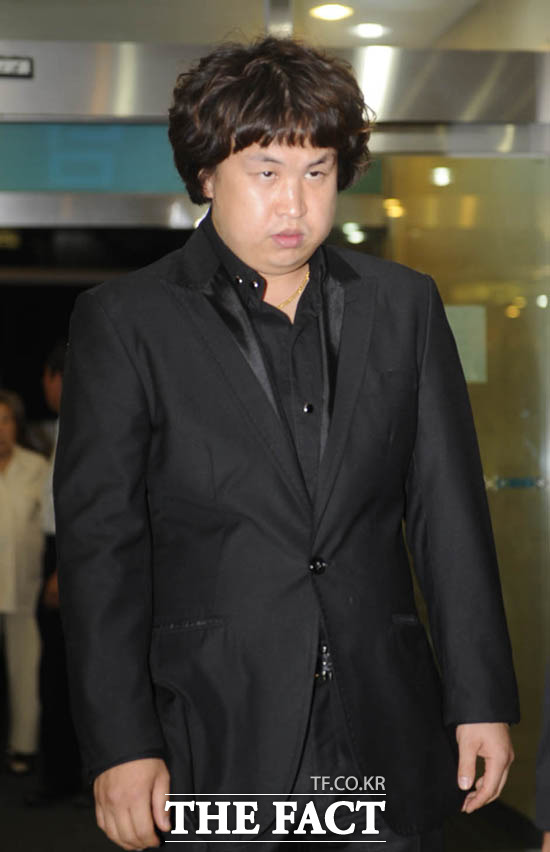 조원석, 음주 운전 이어 성추행 물의. 개그맨 조원석이 여성을 강제추행한 혐의를 받고 있다. /더팩트 DB