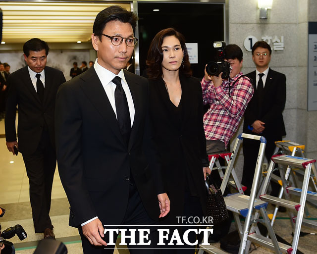 19일 언니 이부진 사장과 큰아버지 빈소를 재방문한 이서현 제일모직 사장은 지난 17일에도 오후께 남편 김재열 제일기획 사장과 빈소를 찾아 조문했다. / 배정한 기자