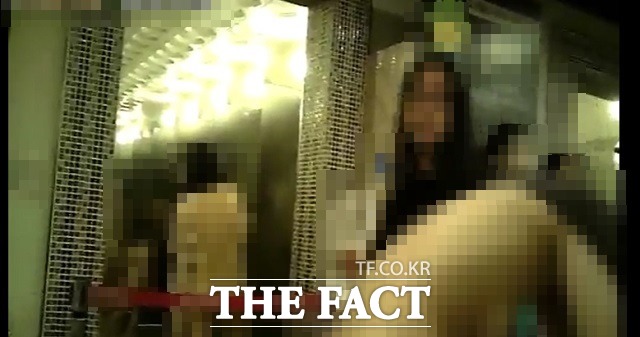 적나라한 노출 강원도 B 워터파크로 확인된 몰카 영상 일부./해당 영상 화면 갈무리