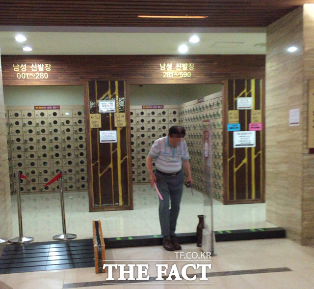 대책이 있을까요? 인터뷰에 응한 시민들은 목욕탕 몰카에 뾰족한 대책은 없을 것이라고 의견을 모았다. /강서구=박수민 인턴기자