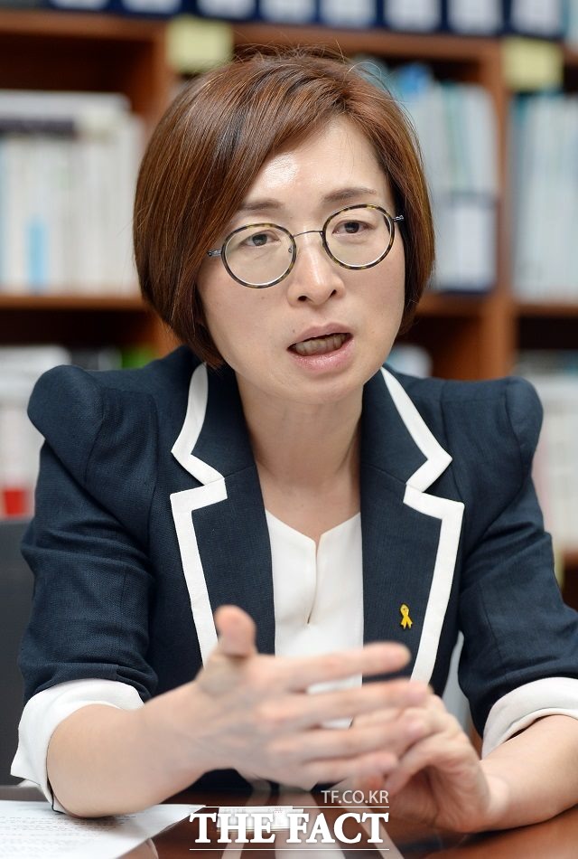 은 의원은 “재벌이 더는 곳간에 돈을 쌓을 수 없게 하고 돈을 쓰게 해야 한다. 이를 위해 법인세를 인상하고 불공정거래법 등 국회에 계류 중인 법안들을 통과시켜야 한다”고 주장했다. /국회=임영무 기자