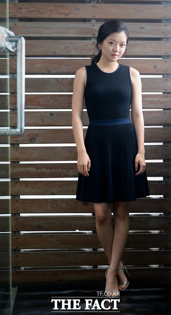 영화 오피스의 주연배우 고아성. 배우 고아성이 지난 26일 서울 종로구 삼청동 카페에서 <더팩트>와 인터뷰를 가졌다. /이효균 기자