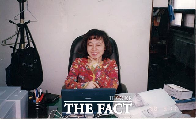 정미경(50·수원시을 재선·국회 국방위원회) 새누리당 의원은 정치 입문 전 검사였다. 그는 “검사 때 별명이 검사였다. 여검사에서 여자를 떼야 한다. 여자검사가 아니라, 검사다. 직분에 충실하다면 남녀는 중요치 않다”고 말했다. 검사 시절 정 의원. /정미경 의원실 제공