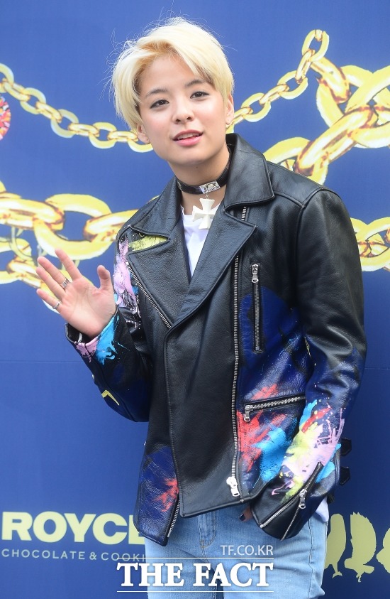 걸그룹 에프엑스 멤버 엠버가 데뷔 6주년 인사를 전했다. 에프엑스는 지난 2009년 9월 데뷔했다. /이새롬 기자