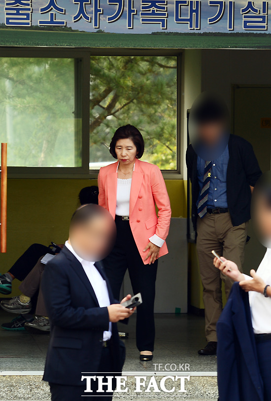 전정희(익산시을) 새정치민주연합 의원이 서울구치소를 찾아 한 전 총리를 면회하려 했지만, 발길을 돌려야만 했다. /서울구치소=이새롬 기자