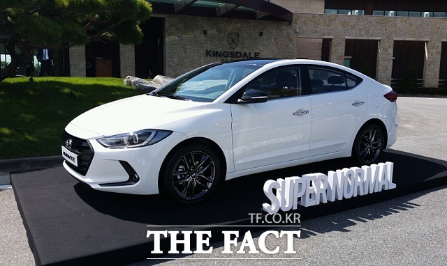 현대자동차의 대표적인 베스트셀링 모델로 꼽히는 아반떼가 지난 2010년 5세대 출시 이후 5년 만에 풀체인지된 신형 아반떼로 새롭게 탄생했다. / 서재근 기자