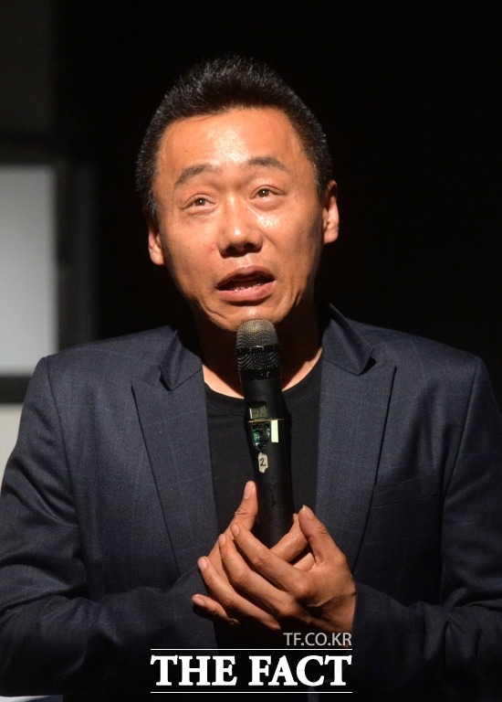 남성 성추행 혐의로 기소된 개그맨 백재현. 25일 백재현과 상대측 피고인의 공판이 열렸다. /문병희 기자