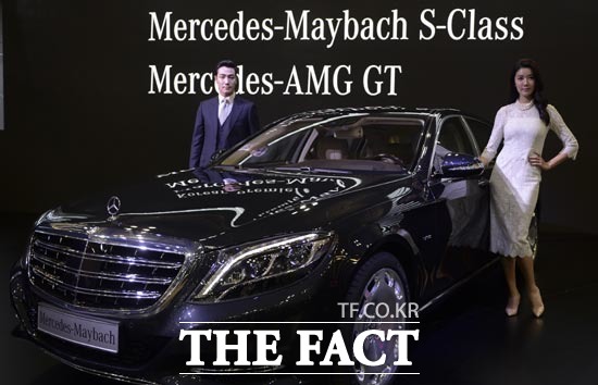자동차 가격을 기준으로 자동차세를 내는 법안이 국회에 제출된다. 이 법안에 따르면 메르세데스 벤츠 마이바흐 S600(5980㏄)는 2억 9400만원인 차량 가격을 기준으로 자동차세는 678만원으로 466.9% 폭등하게 된다. /더팩트 DB