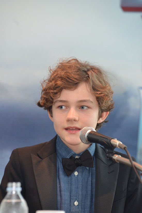 13살 소년 배우 리바이 밀러입니다. 밀러는 영화 팬에서 주인공 피터팬 역을 맡으며 정식으로 영화계에 데뷔했다. /워너브러더스코리아 제공