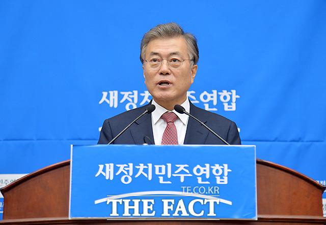 與 결단하라 문재인 새정치민주연합 대표는 5일 오전 국회에서 열린 당 최고위원회의에서 국민공천제는 국민의 뜻이라며 새누리당의 과감한 결단을 촉구했다.지난 9일 오전 서울 여의도 국회에서 열린 당무위원회의에서 모두발언을 하고 있는 문 대표./문병희 기자