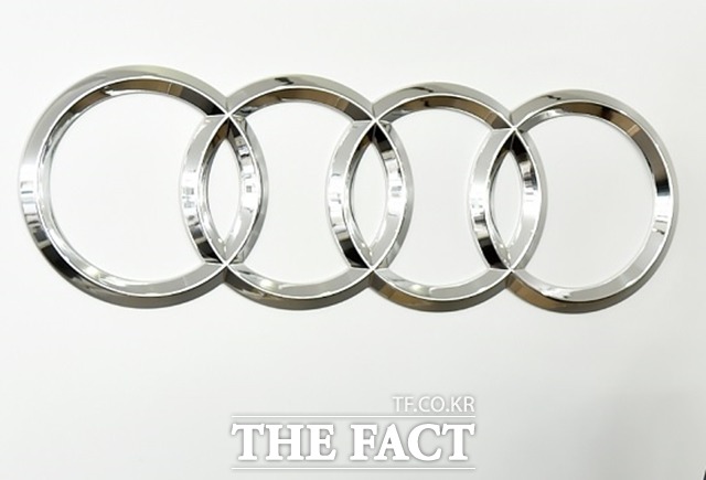 그룹 지주회사이자 지난 27년 동안 BMW그룹 차량만을 판매해 온 코오롱글로벌의 지분 62.8%를 보유하고 있는 ㈜코오롱은 지난 8월 송파구와 위례 신도시 등 서울 동남권 지역의 아우디 판매권을 획득했다.