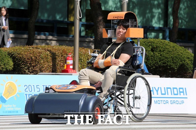 이날 행사에서 각 팀은 증강현실을 활용한 운전 시스템부터 사막화 방지 비행선까지 더 나은 미래를 향한 동행의 의미를 구현한 차세대 이동수단을 대거 공개했다.