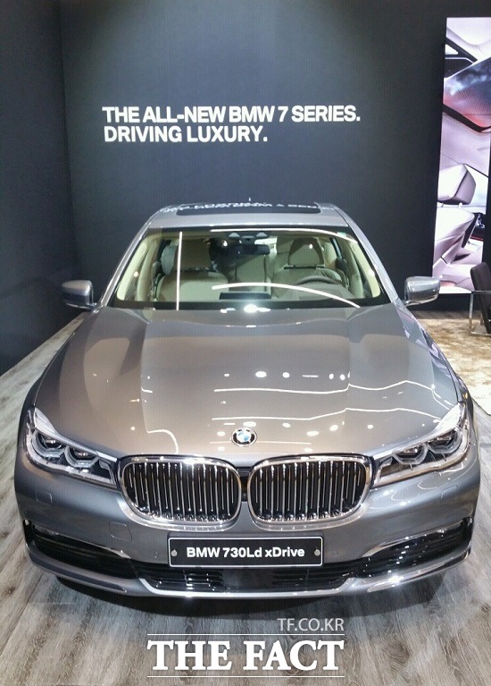 BMW그룹 총괄사장이 14일 인천 영종도 BMW 드라이빙센터에서 진행된 뉴 7시리즈 미디어 발표회에서 최근 불거진 폭스바겐 사태와 관련해 BMW 디젤 엔진은 기술적으로 아무런 문제가 없다며 선 긋기에 나섰다. / 영종도 = 서재근 기자