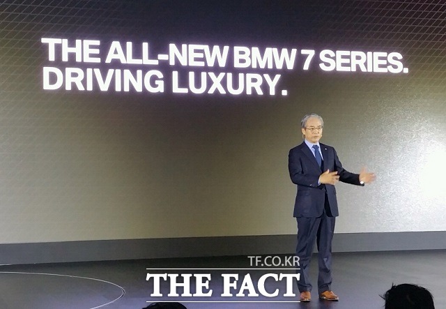김효준 BMW코리아 사장은 한국 고객만을 위해 특화된 뉴 7시리즈의 제품성을 강조하며 국내 소비자들에 대한 회사 측의 관심과 애정을 강조했다.