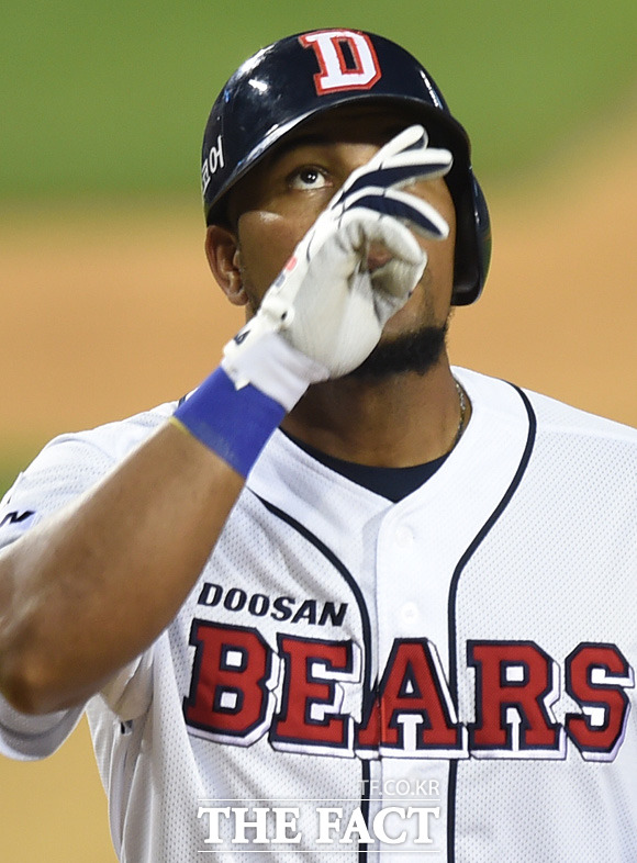 로메로 적시타! 로메로가 14일 열리고 있는 넥센과 준플레이오프 4차전에서 2회 선제 적시타를 때렸다. / 최용민 기자