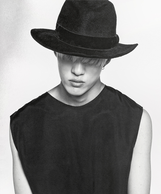 자이언티 신곡 노 메이크 업 인기가 대단하다. 노 메이크 업은 발매 후 닷새째 주요 음원차트 상위권을 차지하고 있다. /아메바컬쳐