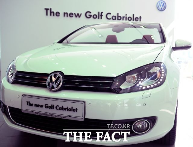 폭스바겐코리아가 에어백 관련 결함으로 골프, 제타, CC, 파사트, 시로코, 티구안, 이오스 등 2010년~2014년식 7종 2만7810대를 리콜하기로 했다. / 더팩트 DB