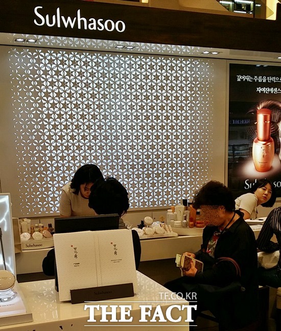 20일 롯데백화점에 따르면 메르스 사태 이후 다시 한국을 찾은 유커들의 주요 쇼핑 품목은 젠틀몬스터와 설화수 등이다./김아름 기자