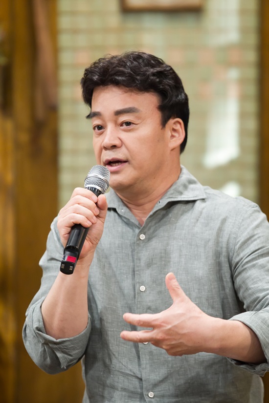백종원 측이 세무조사 보도와 관련해 입장을 공개했다. 더본코리아 관계자에 따르면 백종원 대표는 심층 세무조사가 아닌 정기 세무조사를 받았다. /CJ E&M 제공