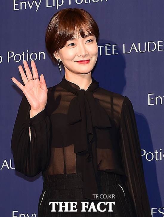 배우 박효주가 결혼식을 올린다. 박효주는 오는 12월 1살 연상의 예비 신랑과 결혼한다. /배정한 기자