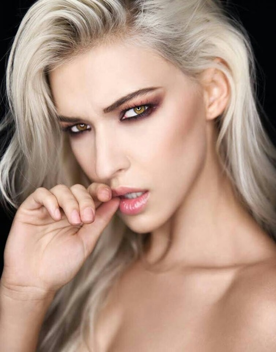 스테파니 미초바가 국내 매니지먼트사와 계약을 체결하고 한국 진출에 본격적으로 나선다. 미초바는 힙합 가수 빈지노의 여자 친구로 유명하다. /EWA 제공