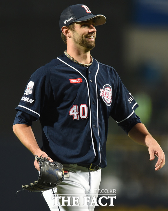 니퍼트 완벽투! 니퍼트가 27일 열린 삼성과 한국시리즈 2차전에서 선발 등판해 7이닝 무실점으로 승리투수가 됐다. / 대구구장 = 최용민 기자